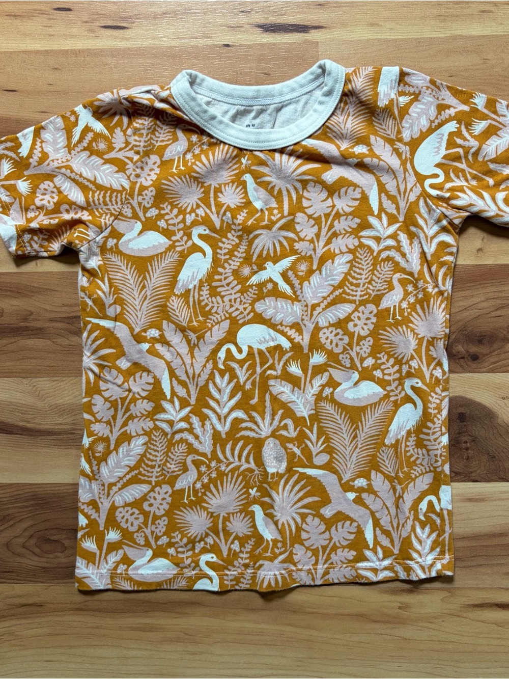 NWOT Winter Water Factory Tropical Birds tee